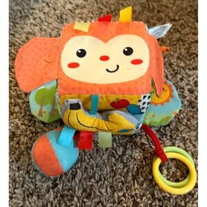 Infantino Plush Zoo Themed Peek & Seek Discovery Cube